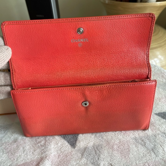 CHANEL  CORAL leather  Camellia CC FLAP Long wallet - Picture 3 of 15